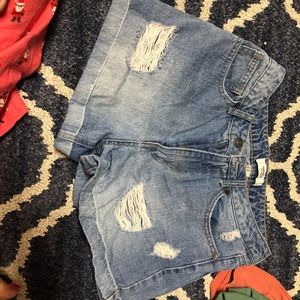 Forever 21, American Eagle, Altard States